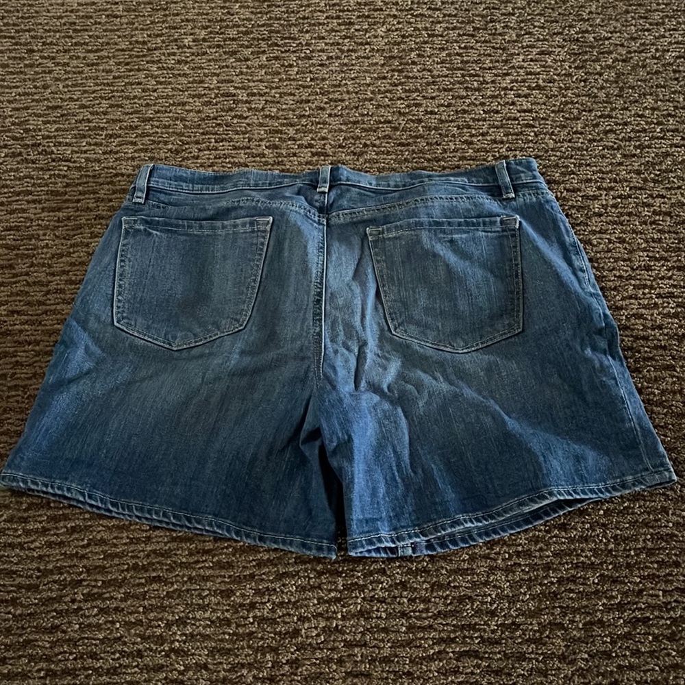EUC LOFT jean shorts Size: 32/14 - Picture 2 of 3